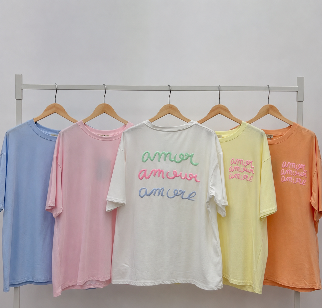 CAMISETA “AMOR AMOUR AMORE”